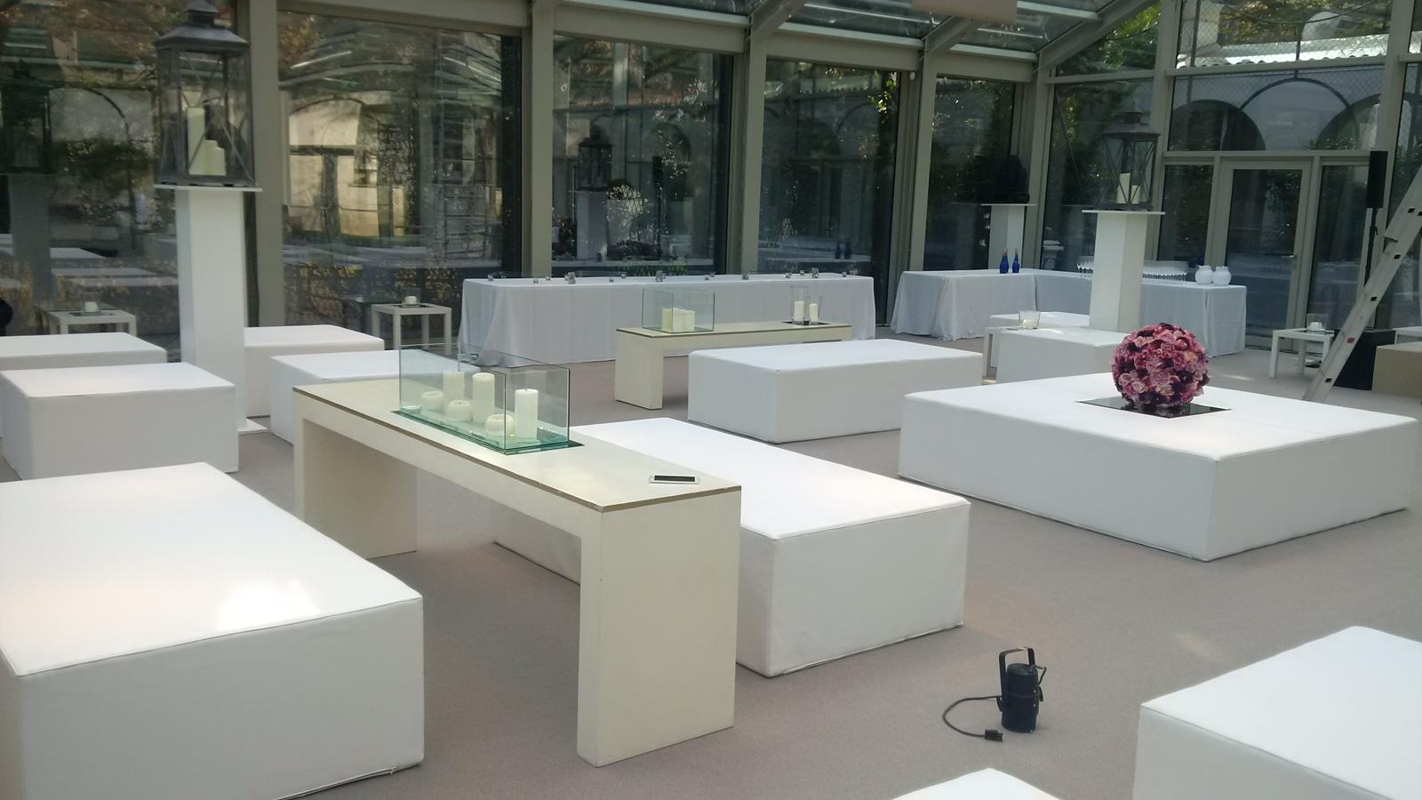 Noleggio Arredi Large in ecopelle per eventi a Milano
